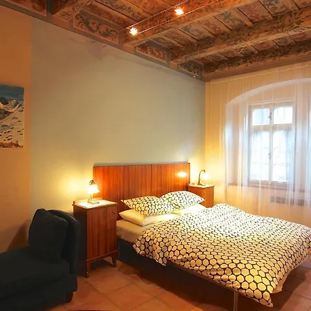 Apartment Rustic 2 Bedroom Apt In The Heart Of Mala Strana *
